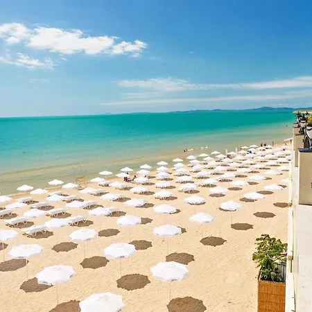 Nessebar, South Beach, Larisa, *